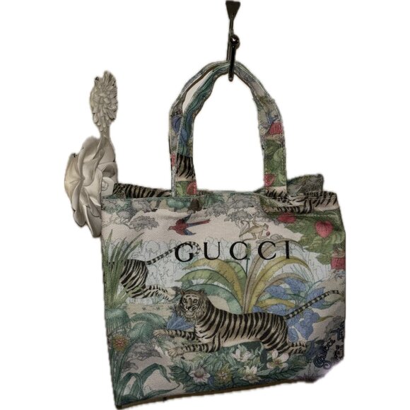 Gucci BEAUTY GWP Tiger Tote in Matching Box- NWT - Picture 6 of 14